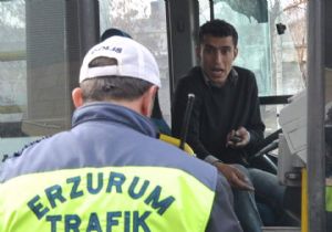 Halk otobüsünde ehliyet skandalı